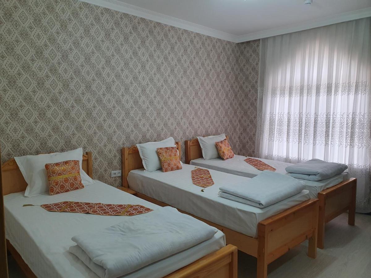 Qamar Hotel Buxoro Luaran gambar