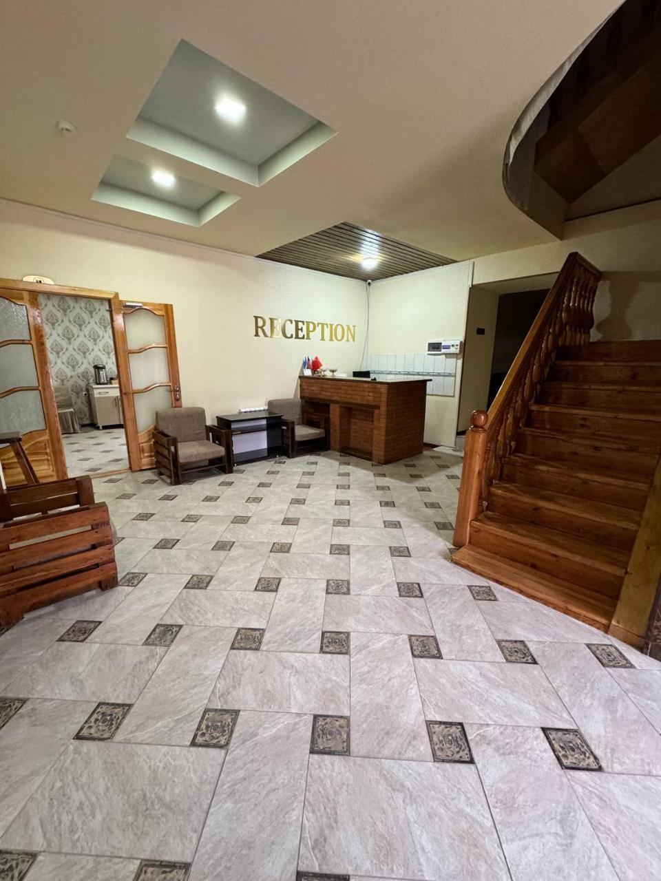 Qamar Hotel Buxoro Luaran gambar