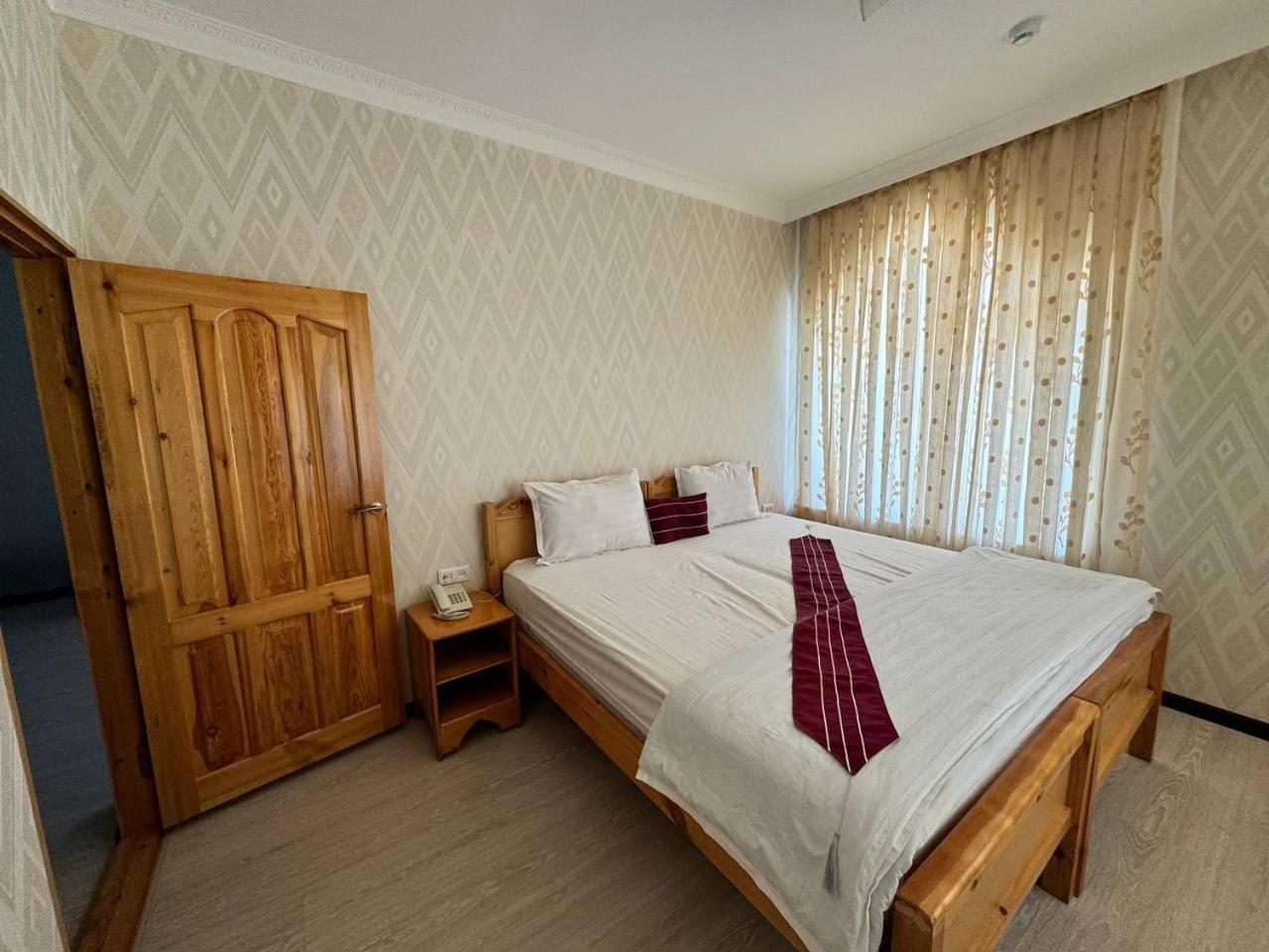 Qamar Hotel Buxoro Luaran gambar